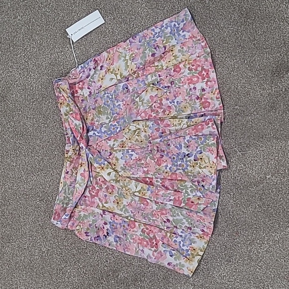 Live 4 Truth Pants - NWT Floral Shorts